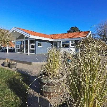 Three-bedroom Holiday In 7 Otterup