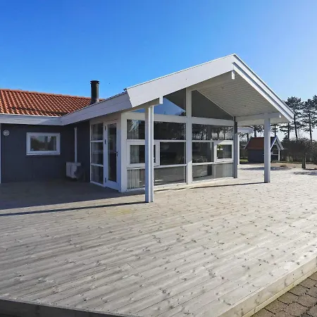 Three-bedroom Holiday In 7 * Otterup