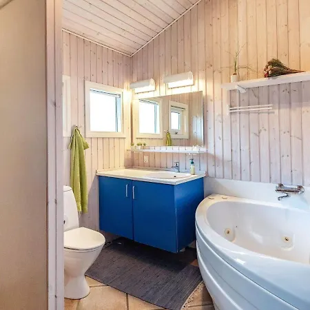 Three-bedroom Holiday In 7 Semesterbostad Otterup