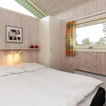 Three-bedroom Holiday In 7 Semesterbostad