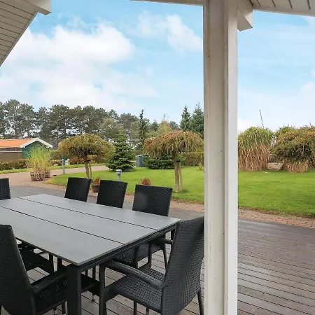 Semesterbostad Three-bedroom Holiday In 7
